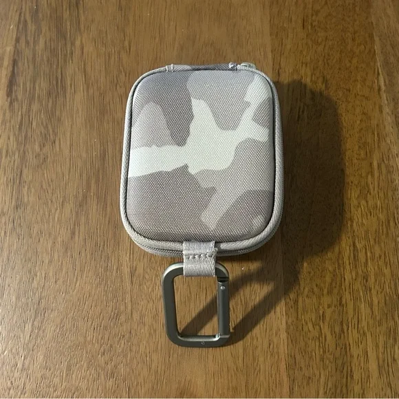 NWOT Under Armour Micro Essentials Container Camo Print - Picture 10 of 11